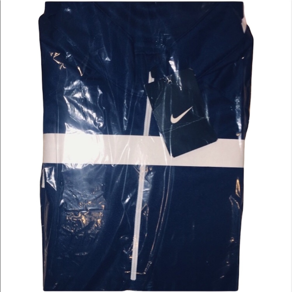 NWT: Medium Nike Dri-Fit Workout Long Sleeve Tee - Picture 3 of 4